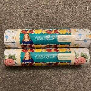 Pioneer Woman Non-Adhesive shelf liner